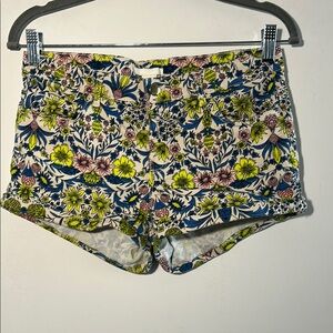 🛍️ H&M, Woman’s Size 6 Floral Multicolor Jean Shorts -